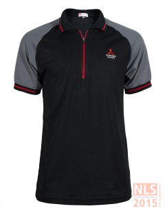 เสื้อโปโลผ้าดรายเทคตัดต่อสองสีสาบเป็นซิป ปักโลโก้อกซ้ายและด้านหลัง แขนจั้ม