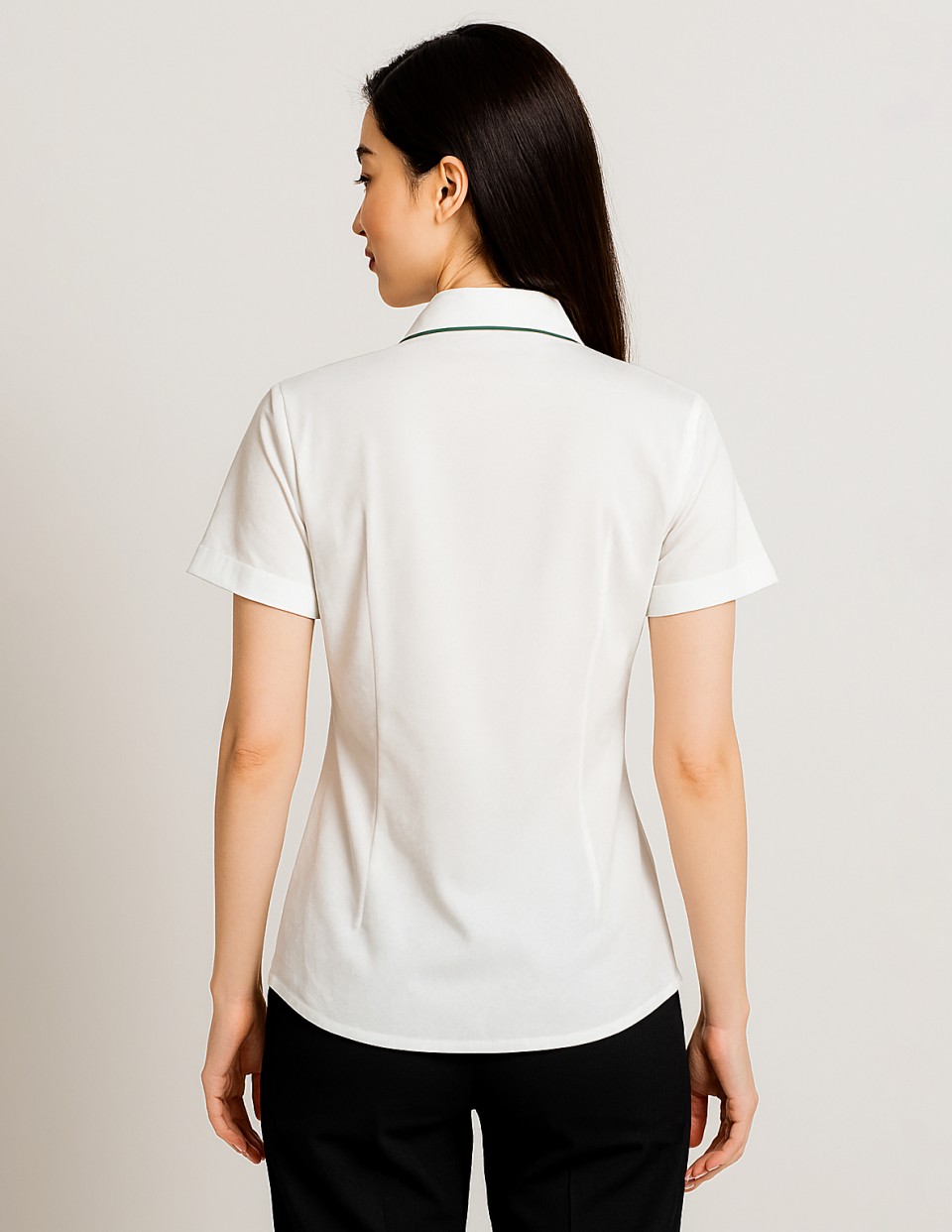 เสื้อเชิ้ตผ้าลาครอส ขลิบเขียวที่ปกรูปที่