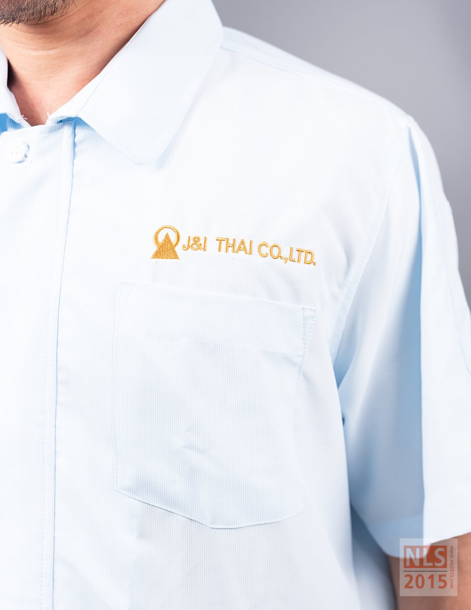 ตัวอย่างเสื้อช้อปพนักงาน J&I THAI CO.,LTD / นลินสิริ 2015 จำกัด รับผลิตเสื้อช้อปพนักงานพร้อมปักโลโก้รูปที่ 